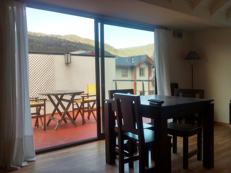 Monoambiente amplio con terraza - AlquilaMiCasa