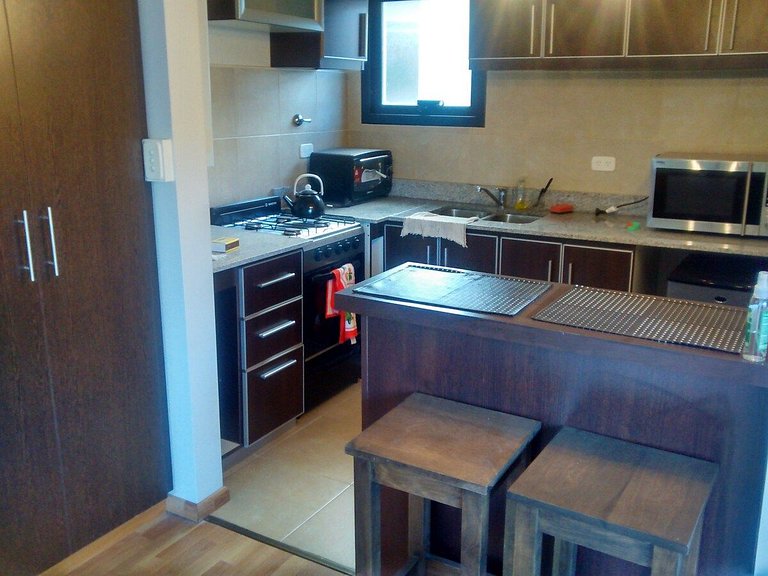 Monoambiente amplio con terraza - AlquilaMiCasa