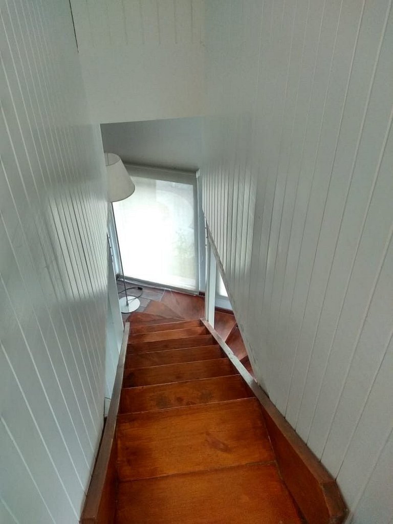 Tríplex moderno frente al arroyo y gran ubicación.