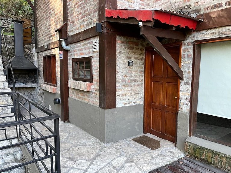 Cabaña con parrilla y 2 baños completos - AlquilaMiCasa