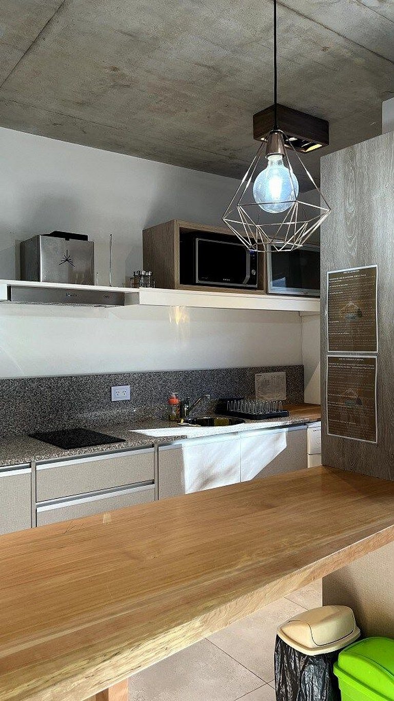 Monoambiente moderno con pileta climatizada