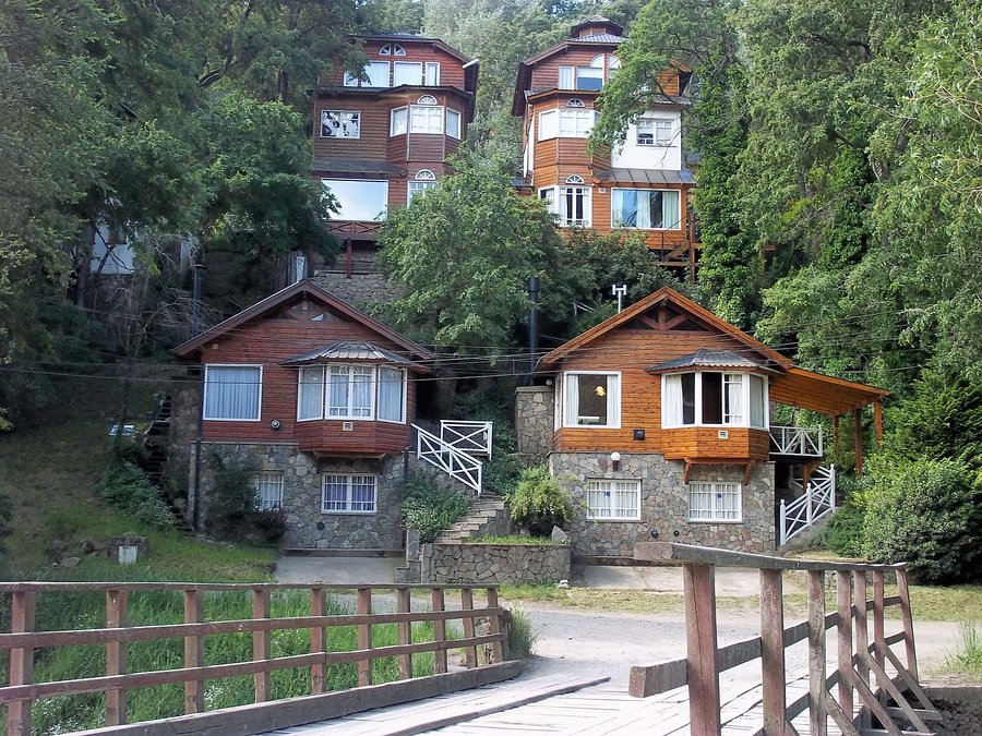 Cabaña Cabaña frente al arroyo para 4/5 con hogar a leña en Centro