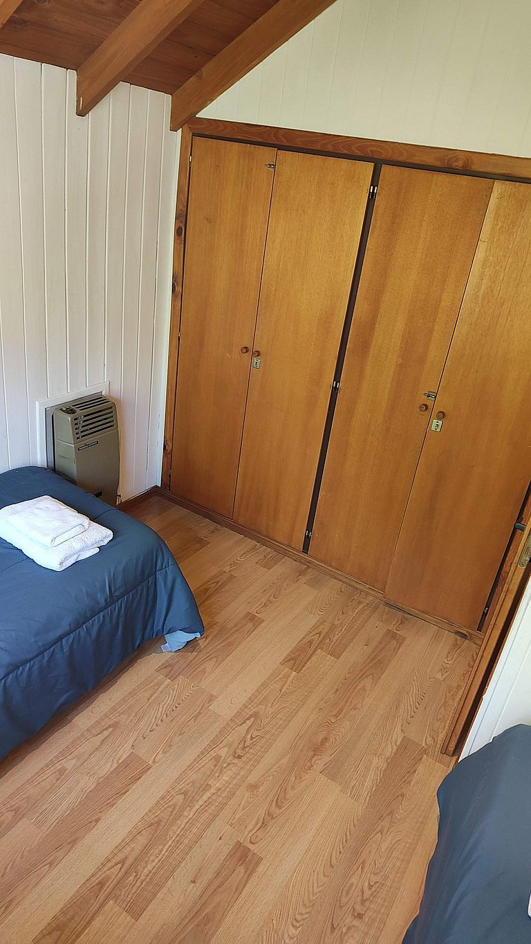 Cabaña soñada sobre la unión de dos arroyos