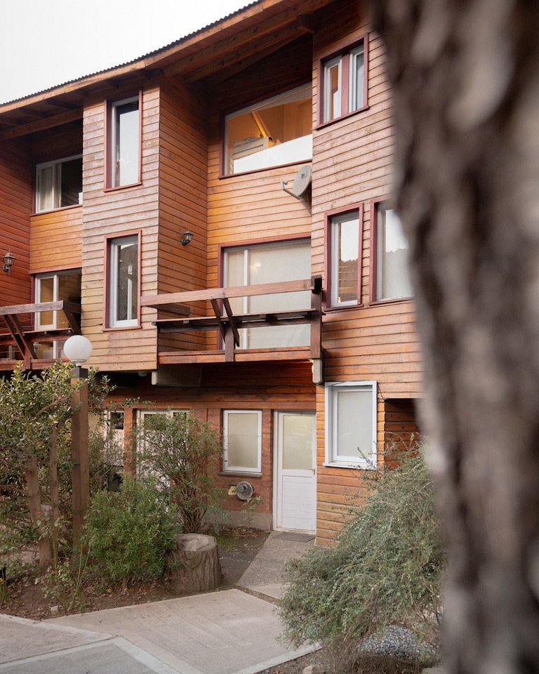 Tríplex moderno frente al arroyo y gran ubicación.