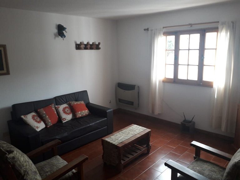 Depto duplex a media cuadra de Av San Martín