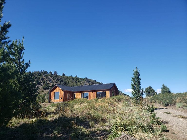 CASA EN BARRIO CERRADO CON GRAN VISTA