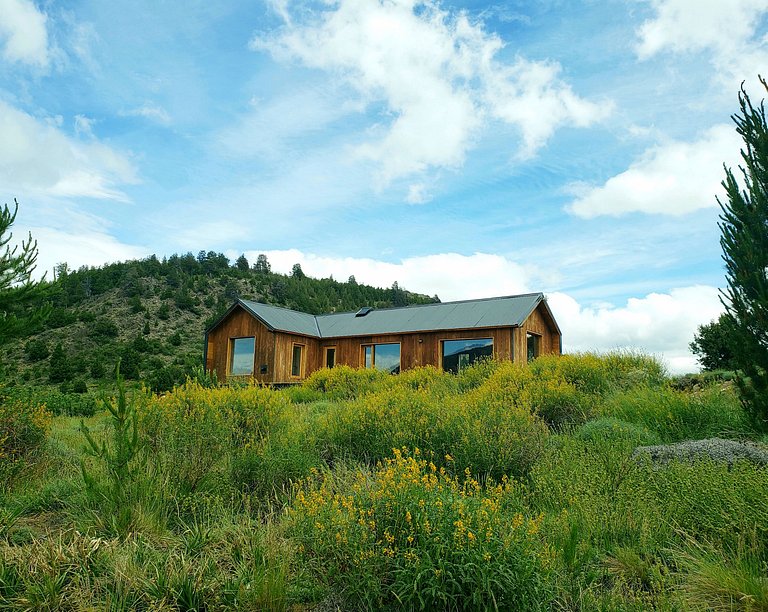 CASA EN BARRIO CERRADO CON GRAN VISTA