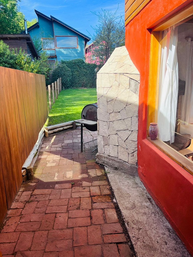 Encantadora cabaña en barrio residencial