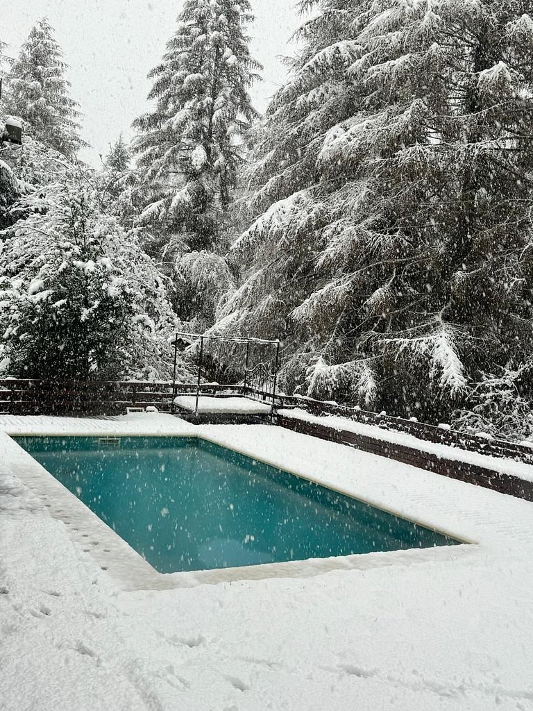 Casa para 8/10 con pileta climatizada y amplio quinchi