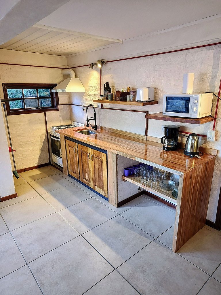 Cabaña con parrilla y 2 baños completos - AlquilaMiCasa
