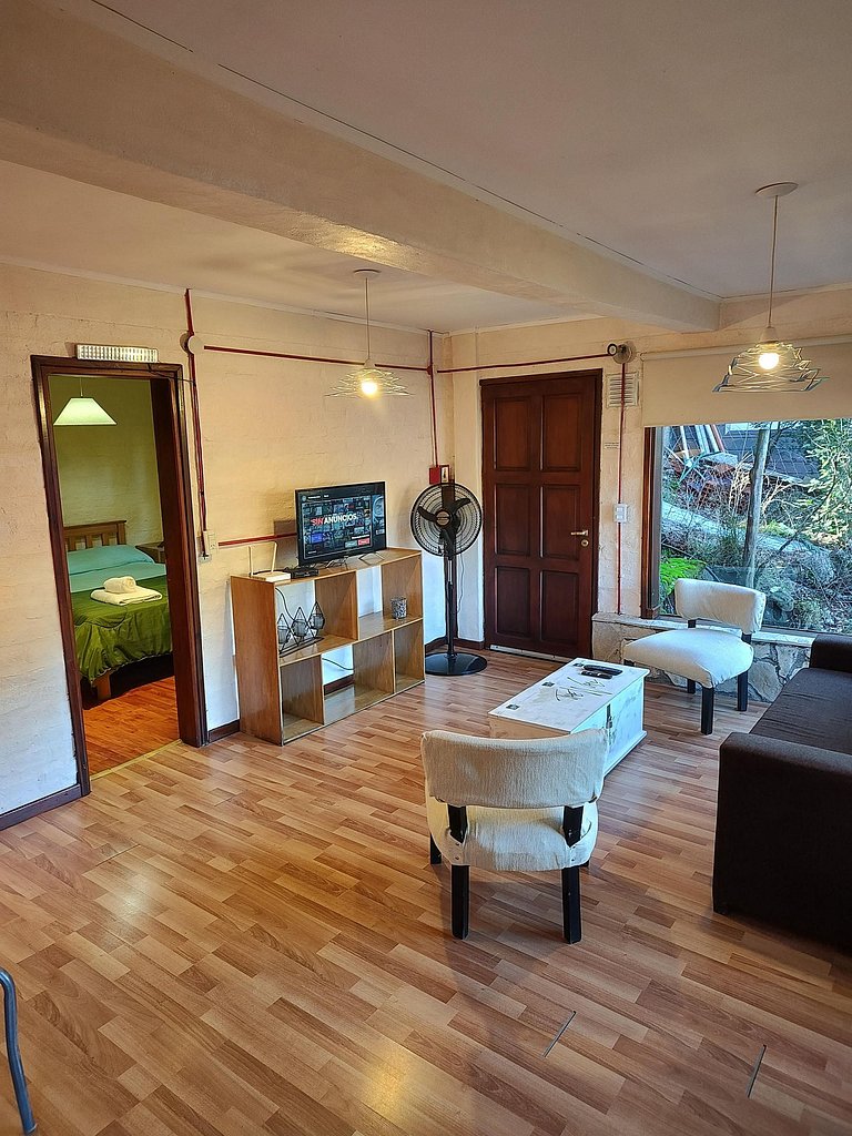 Cabaña con parrilla y 2 baños completos - AlquilaMiCasa