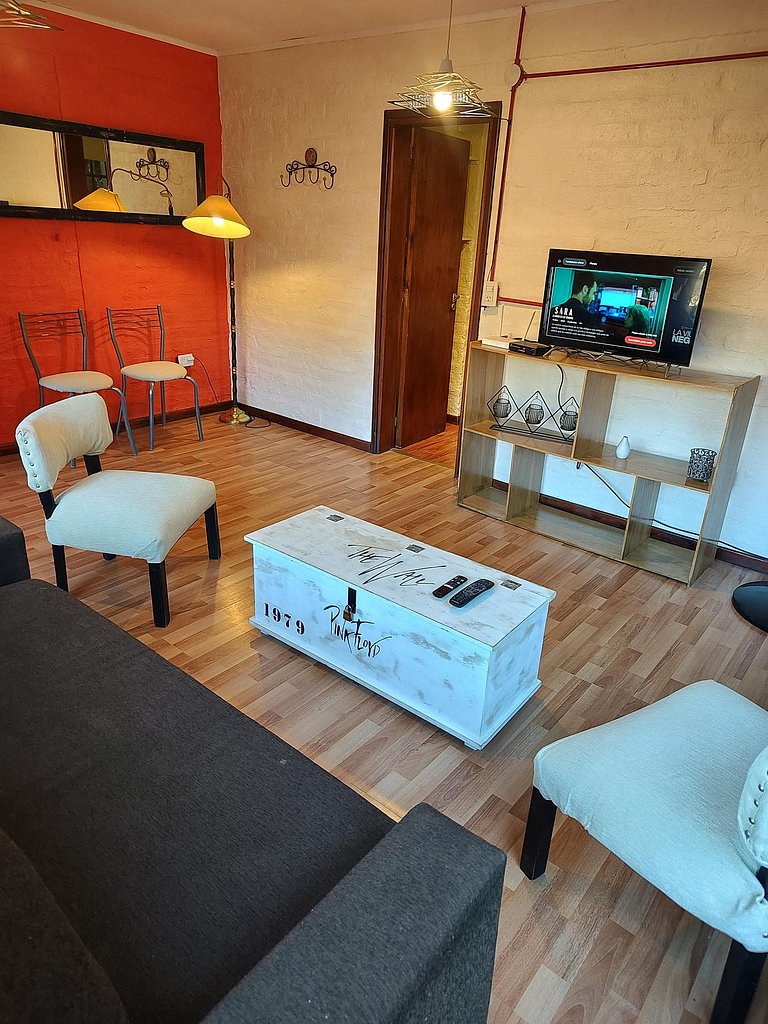 Cabaña con parrilla y 2 baños completos - AlquilaMiCasa