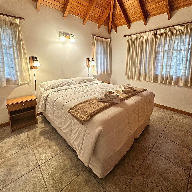 Cabañas con pileta climatizada junto al río