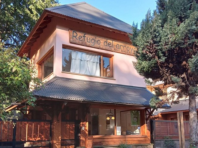 Cabaña Cabañas con pileta climatizada junto al río en Centro, San Martín de los Andes
