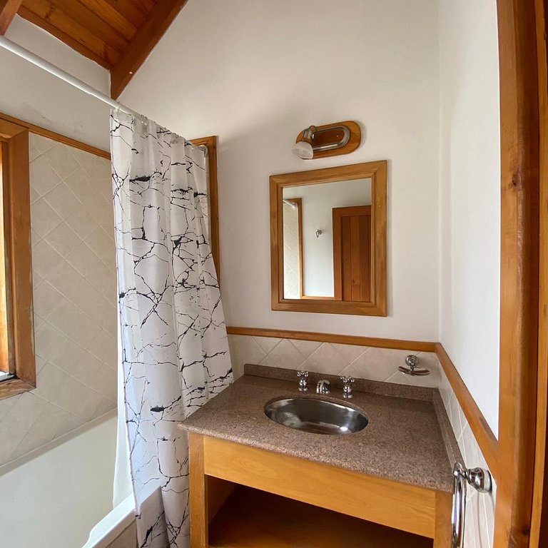Cabañas con pileta climatizada junto al río