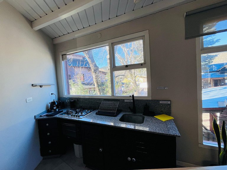 Tríplex moderno frente al arroyo y gran ubicación.