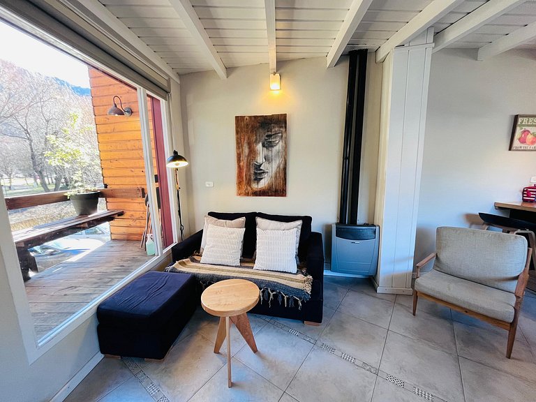 Tríplex moderno frente al arroyo y gran ubicación.