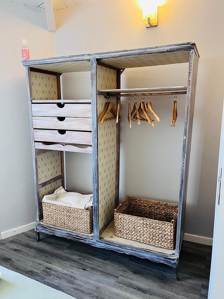 Tríplex moderno frente al arroyo y gran ubicación.