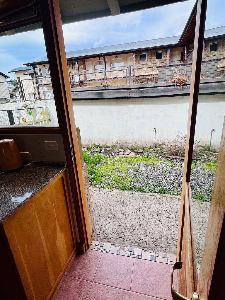 Cabaña dispuesta en dos plantas a 10' del centro