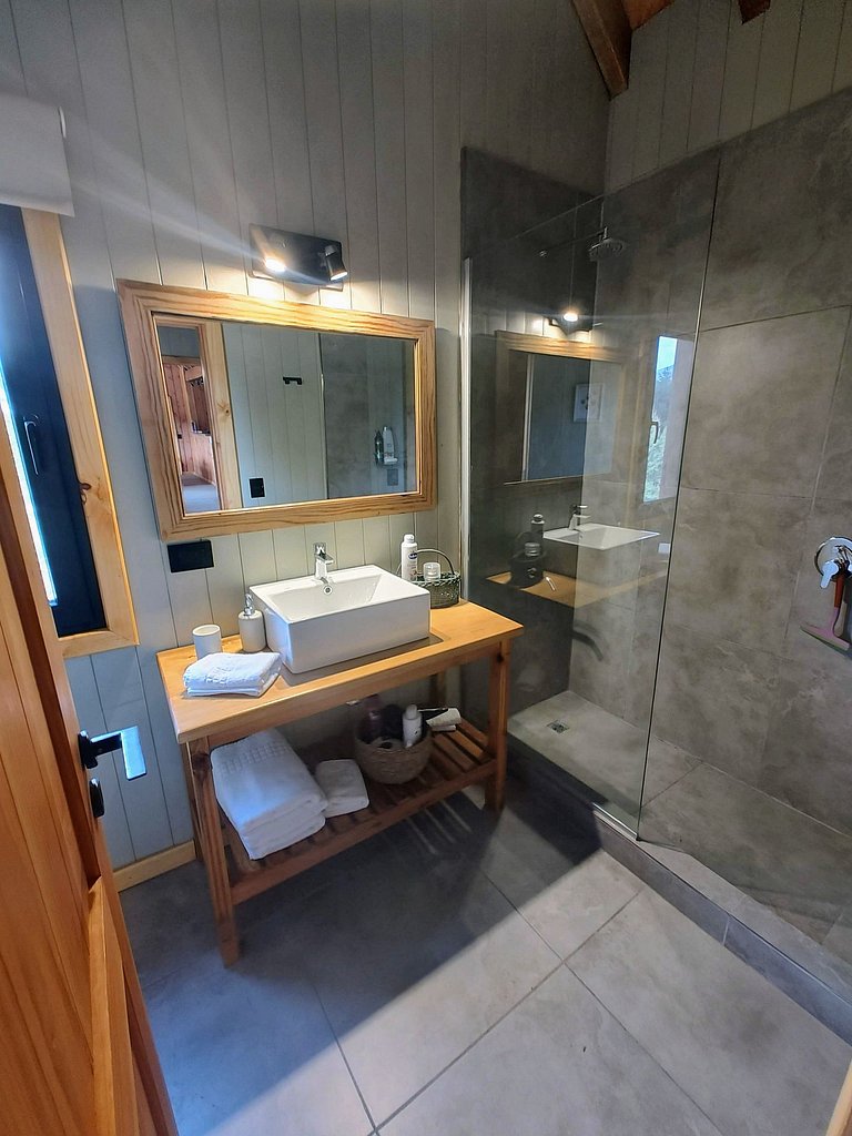 Casa amplia y moderna vista panorámica al C. Lolog