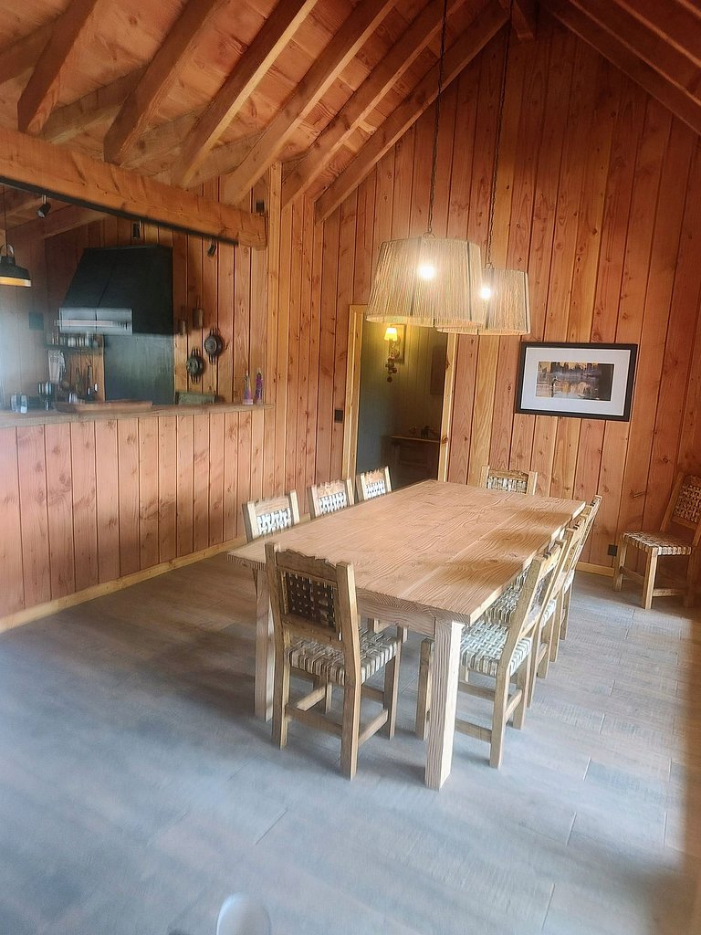 Casa amplia y moderna vista panorámica al C. Lolog