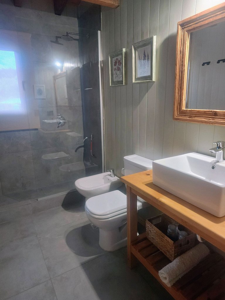 Casa amplia y moderna vista panorámica al C. Lolog