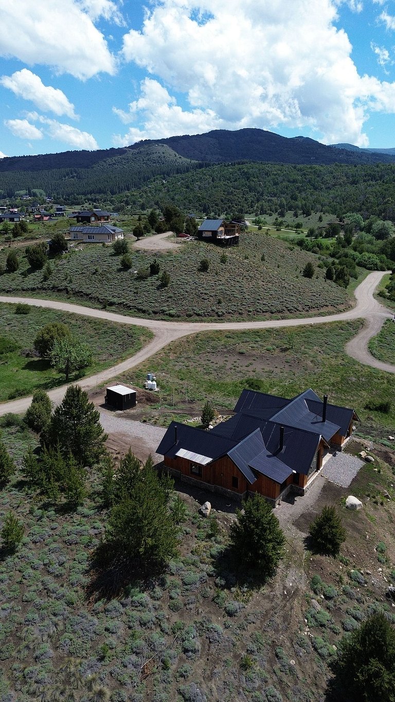 Casa amplia y moderna vista panorámica al C. Lolog