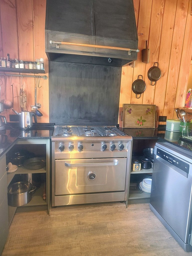 Casa amplia y moderna vista panorámica al C. Lolog