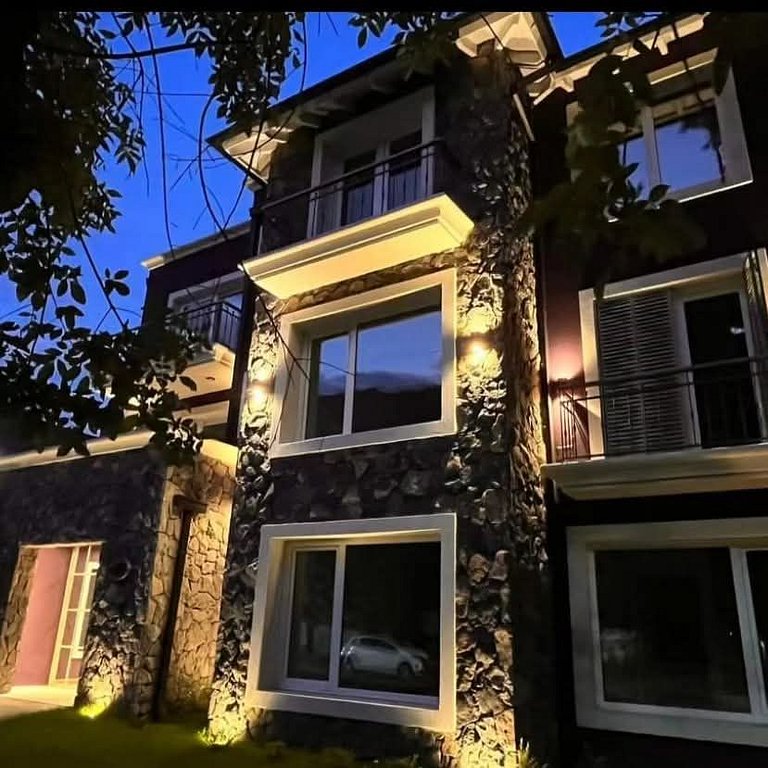 Depto Moderno con vista a C. Curruhuinca + parking