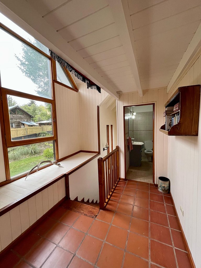 Tu refugio en la montaña: casa con hogar, jardín y parrilla