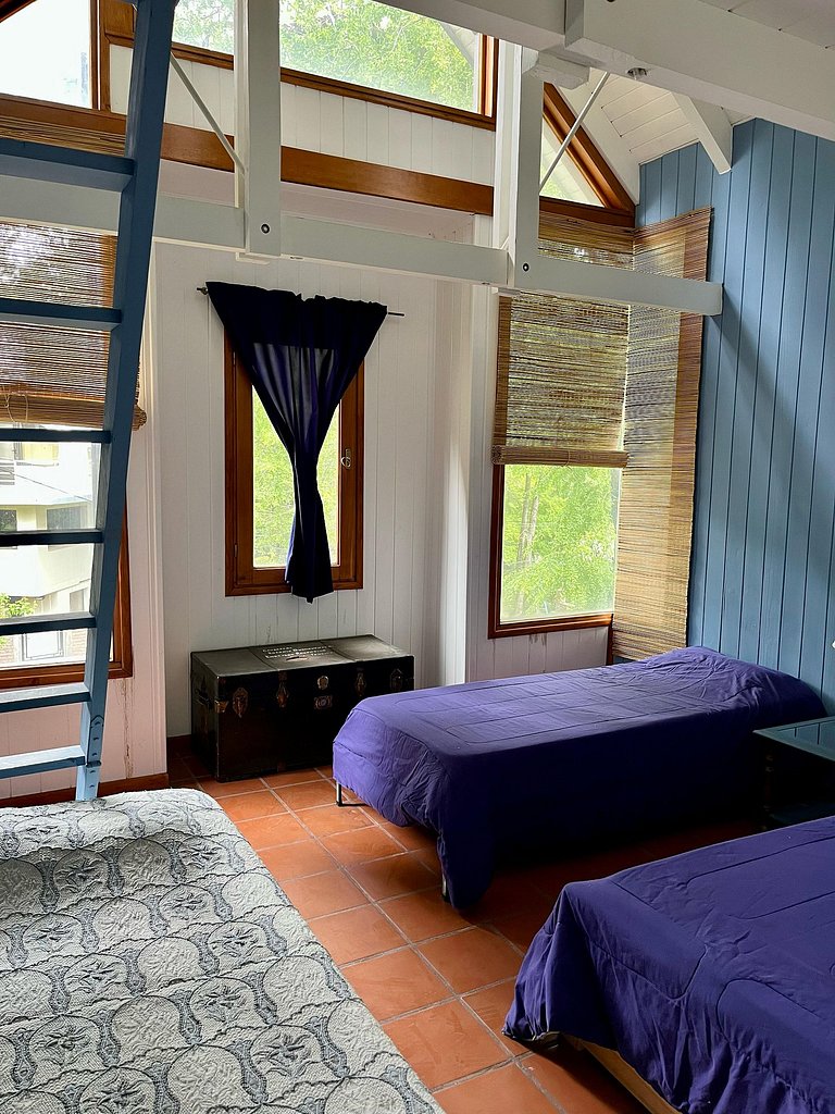 Tu refugio en la montaña: casa con hogar, jardín y parrilla