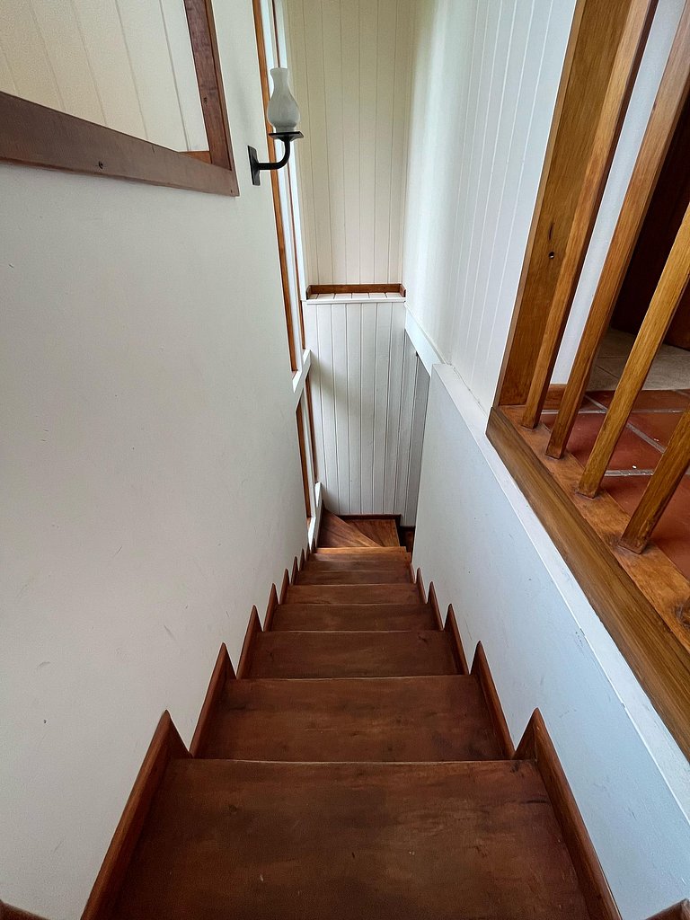 Tu refugio en la montaña: casa con hogar, jardín y parrilla