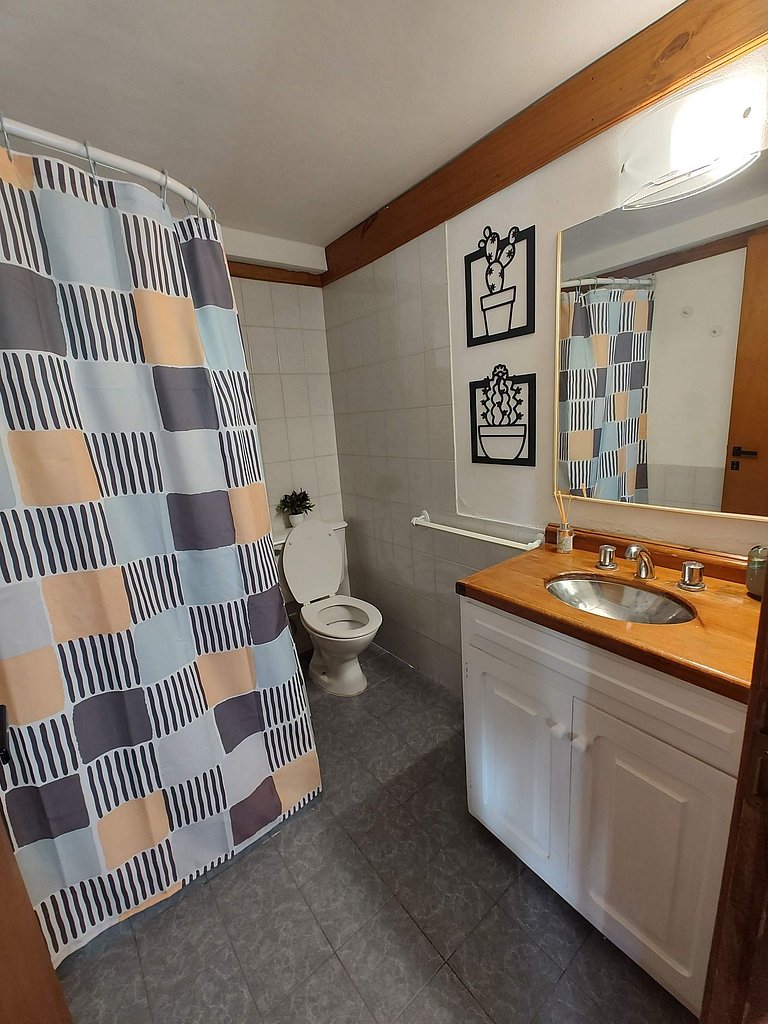 Cabaña soñada sobre la unión de dos arroyos